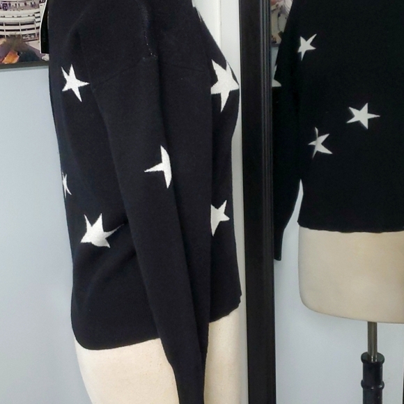 RACHEL ZOE BLACK W/WHITE STARS WARM&THICK CREW NECK SWEATER SZ MEDIUM - Picture 7 of 11